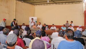 MIDAGRI coordina con productores de mango apoyo comercial y control de la mosca de la fruta